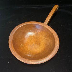 Vintage Munising Footed Wooden Bowl With Handle.
